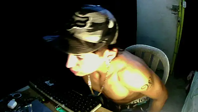 Snapshot of Ebebyjuan chatting on 06-17-26, 06:24 Ebebyjuan online show from 06-17-26, 06:24
