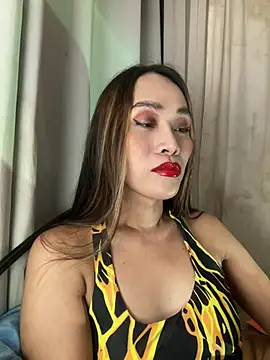 Snapshot of RomanticPearlTS chatting on 04-22-26, 02:02 RomanticPearlTS online show from 04-22-26, 02:02