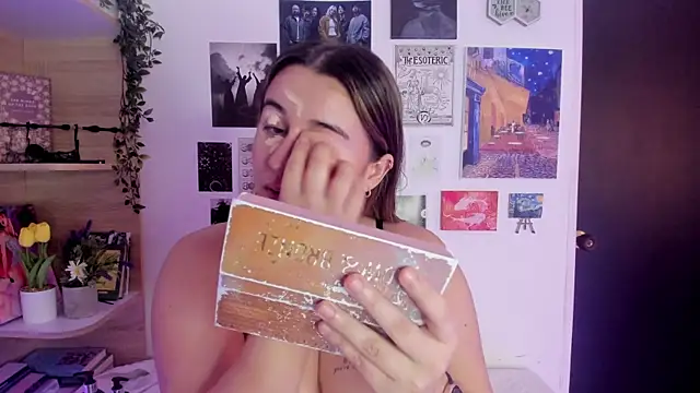 Lana Herondale online show from 09-19-25, 09:30