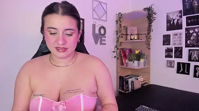 Lana Herondale online show from 10-31-25, 09:43