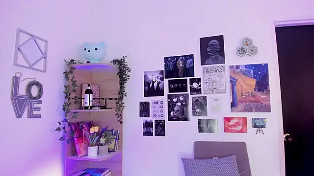 Lana Herondale online show from 09-28-25, 09:00