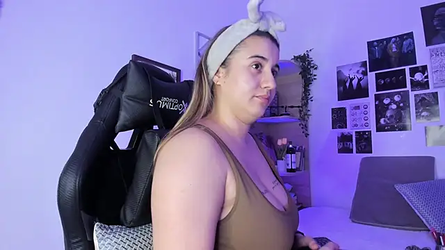 Lana Herondale online show from 10-11-25, 09:05