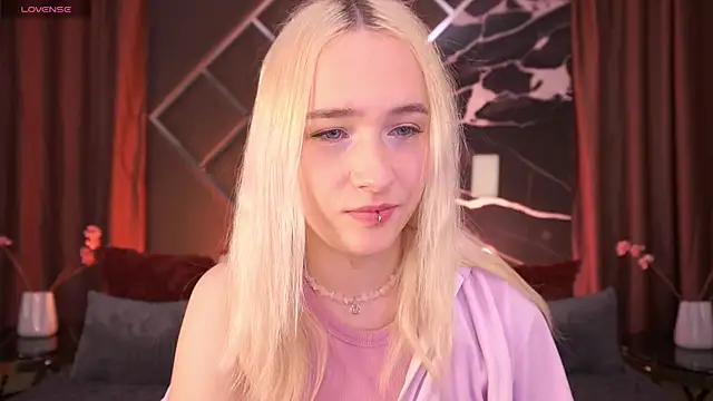 LilElfie online show from 03-09-26, 10:24