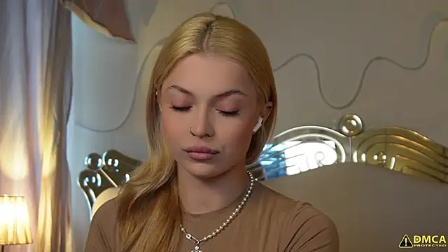 kellypeachcake online show from 10-24-25, 05:39