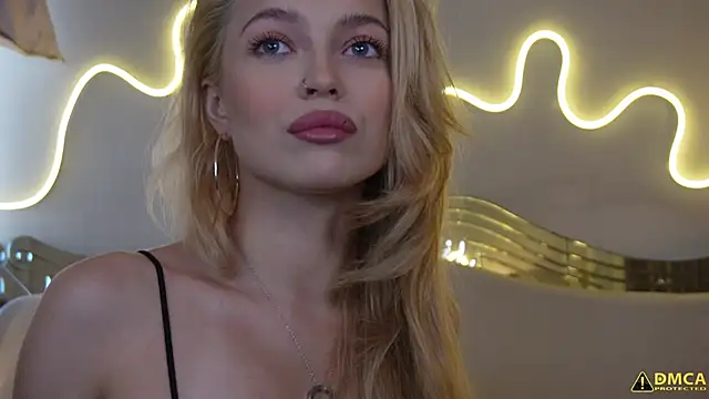 kellypeachcake online show from 09-30-25, 05:24