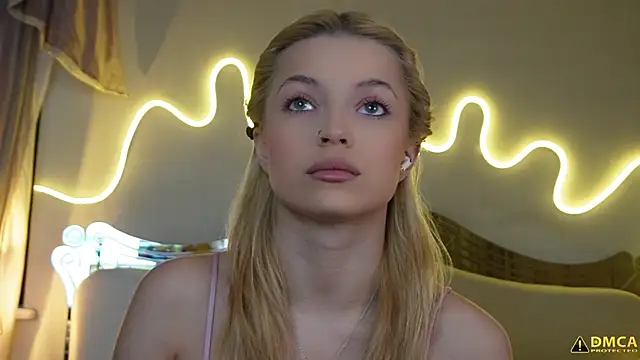 kellypeachcake online show from 11-23-25, 05:17