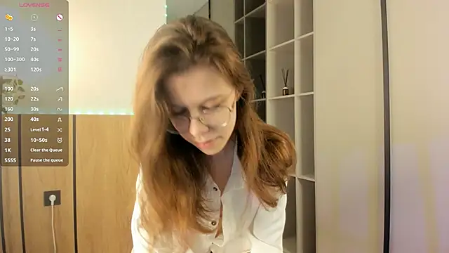 Xonalenei online show from 11-17-25, 08:02