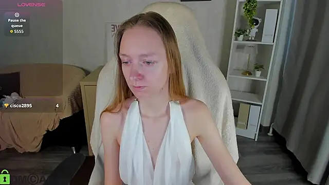 Mia E1fie online show from 11-09-25, 09:24