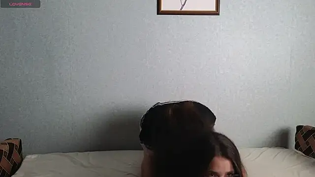 Snapshot of LuciaSenual chatting on 10-15-25, 03:20 LuciaSenual online show from 10-15-25, 03:20