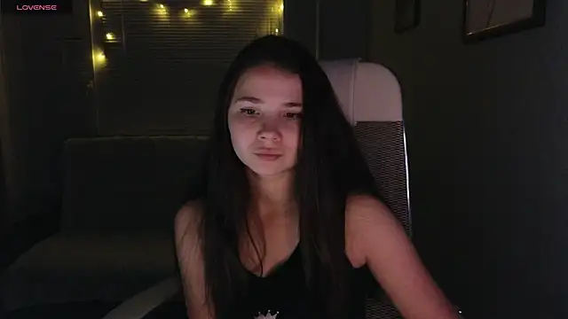 Snapshot of LuciaSenual chatting on 10-12-25, 03:24 LuciaSenual online show from 10-12-25, 03:24