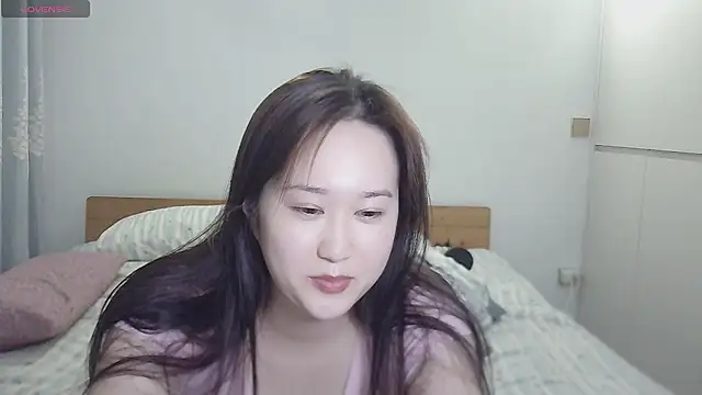 Snapshot of Belinda66 chatting on 06-18-26, 06:02 Belinda66 online show from 06-18-26, 06:02
