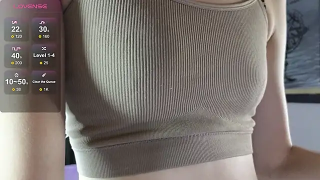 Snapshot of DebiHenks chatting on 09-17-25, 05:04 DebiHenks online show from 09-17-25, 05:04