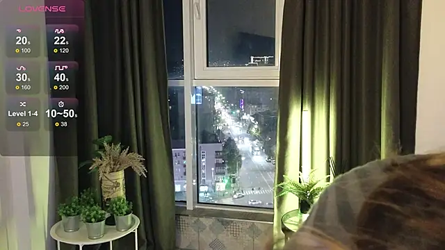 Snapshot of DebiHenks chatting on 10-28-25, 05:12 DebiHenks online show from 10-28-25, 05:12