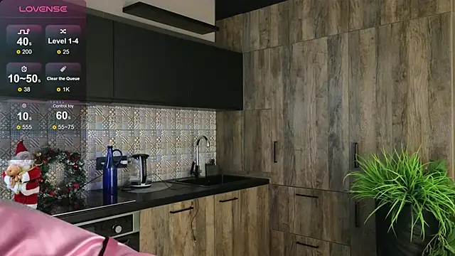 Snapshot of DebiHenks chatting on 12-16-25, 05:06 DebiHenks online show from 12-16-25, 05:06