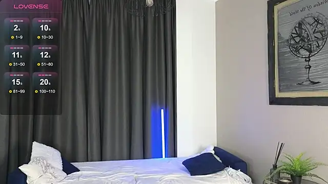 Snapshot of DebiHenks chatting on 09-25-25, 05:19 DebiHenks online show from 09-25-25, 05:19