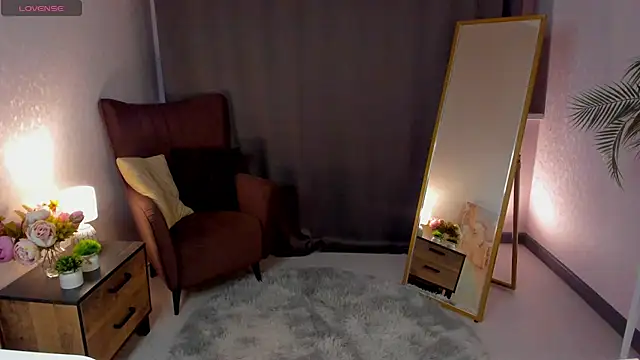 Snapshot of cute_luucy chatting on 03-20-26, 03:40 cute luucy online show from 03-20-26, 03:40