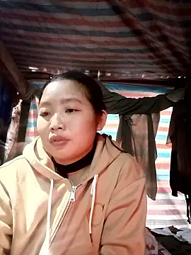 PhamPhung online show from 01-14-26, 03:43