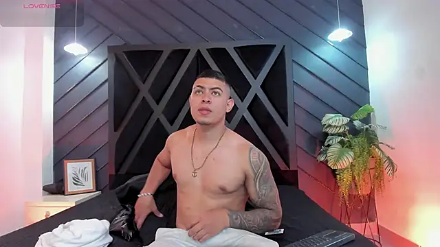 marco garciia  online show from 11-21-25, 11:15