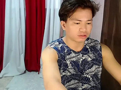 Snapshot of Mackycums chatting on 07-20-26, 12:40 Mackycums online show from 07-20-26, 12:40