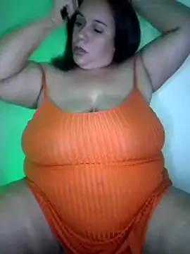 Snapshot of luzdanna chatting on 05-24-26, 05:35 luzdanna online show from 05-24-26, 05:35