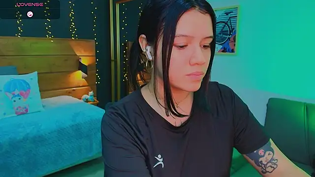 Snapshot of hanna_kimura chatting on 02-12-26, 07:24 hanna kimura online show from 02-12-26, 07:24