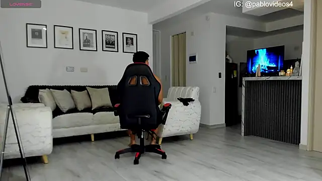 Nicolasmontoya16 online show from 11-18-25, 03:54