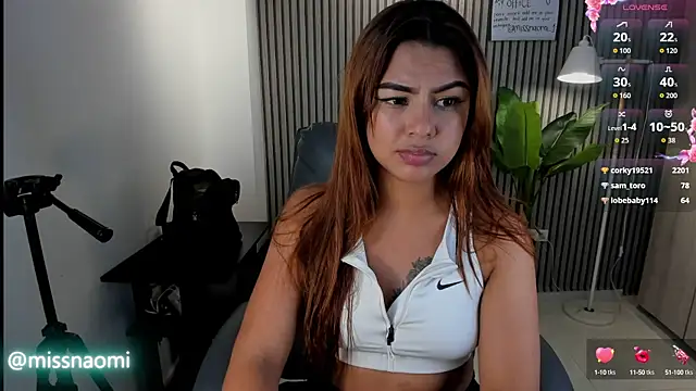 Missnaomi  online show from 09-30-25, 05:19