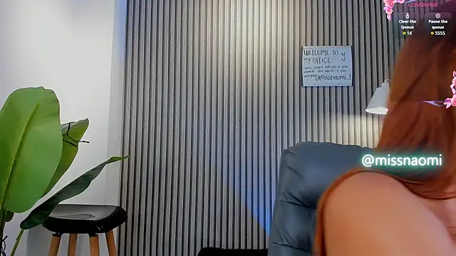 Missnaomi  online show from 10-07-25, 11:39