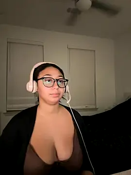 Snapshot of minhaa_gamer chatting on 09-19-25, 09:57 minhaa gamer online show from 09-19-25, 09:57