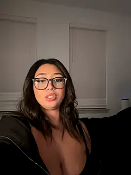 Snapshot of minhaa_gamer chatting on 10-10-25, 06:14 minhaa gamer online show from 10-10-25, 06:14