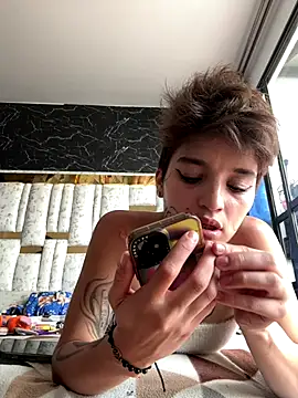 DayanaDG online show from 12-14-25, 05:18