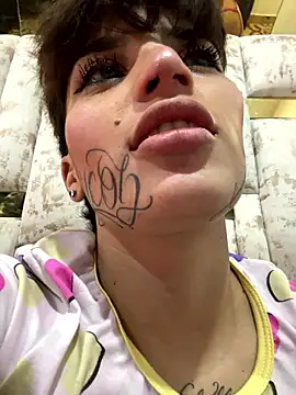 DayanaDG online show from 01-10-26, 05:03