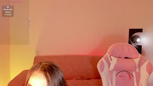 Snapshot of Miia-Rose chatting on 02-18-26, 12:19 Miia-Rose online show from 02-18-26, 12:19