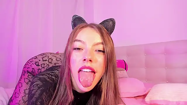 Snapshot of Miia-Rose chatting on 06-29-26, 10:42 Miia-Rose online show from 06-29-26, 10:42