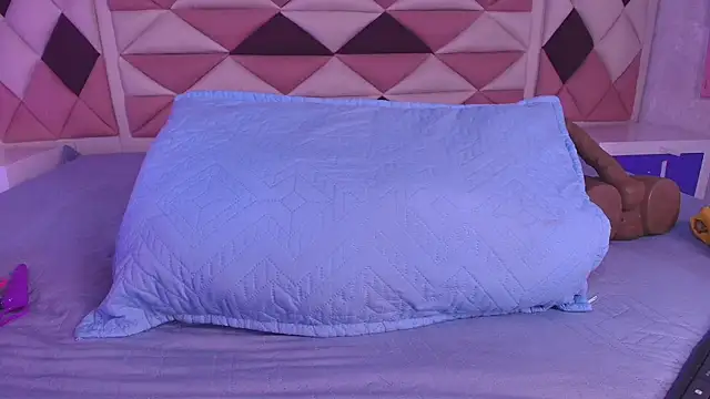 valecastro  online show from 09-08-25, 07:13