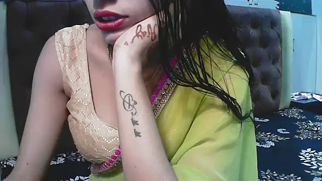 Snapshot of elize__ chatting on 10-12-25, 03:08 elize   online show from 10-12-25, 03:08