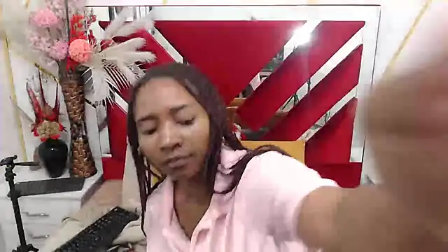 AmbarSmit online show from 11-21-25, 07:24