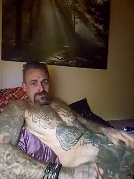 Snapshot of sethdarby chatting on 10-22-25, 05:18 sethdarby online show from 10-22-25, 05:18