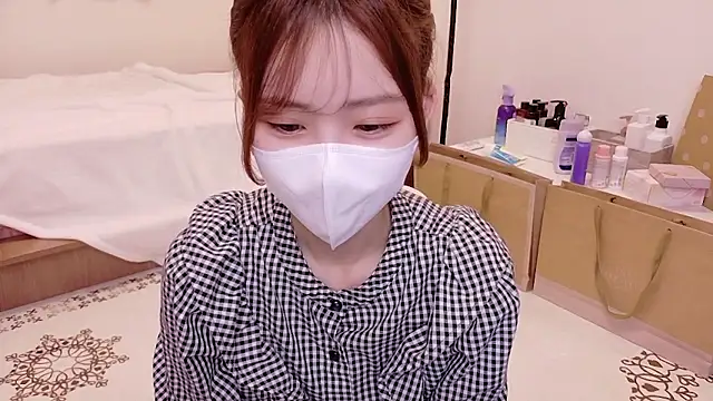 Snapshot of Ema_o0_chan chatting on 09-14-25, 11:43 Ema o0 chan online show from 09-14-25, 11:43