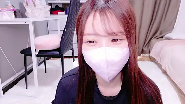 Snapshot of Ema_o0_chan chatting on 11-16-25, 05:56 Ema o0 chan online show from 11-16-25, 05:56