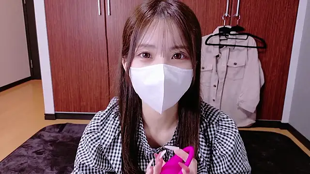 Snapshot of Ema_o0_chan chatting on 09-21-25, 10:20 Ema o0 chan online show from 09-21-25, 10:20