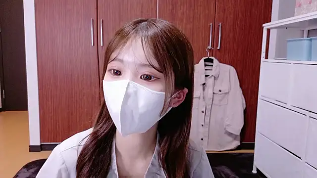 Snapshot of Ema_o0_chan chatting on 09-28-25, 10:22 Ema o0 chan online show from 09-28-25, 10:22