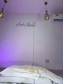 Snapshot of hade_rosse chatting on 05-19-26, 02:02 hade rosse online show from 05-19-26, 02:02