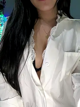 Donna11 online show from 11-29-25, 03:23