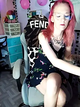 Purple2StayThnxx online show from 10-31-25, 04:25