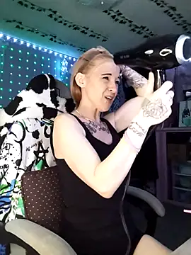 Purple2StayThnxx online show from 02-22-26, 07:15