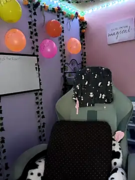 Purple2StayThnxx online show from 09-25-25, 01:00