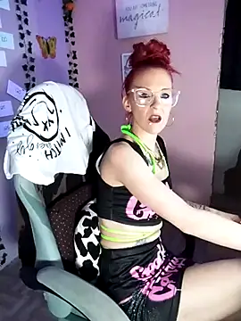 Purple2StayThnxx online show from 11-17-25, 02:26