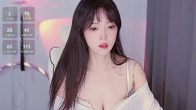 XiaoNana  online show from 10-29-25, 01:37