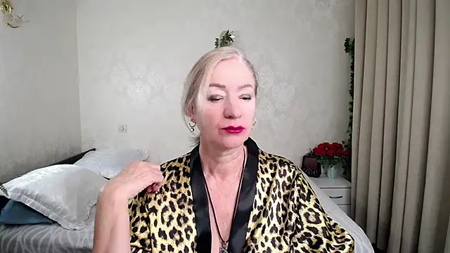 hunters woman online show from 02-11-26, 03:17